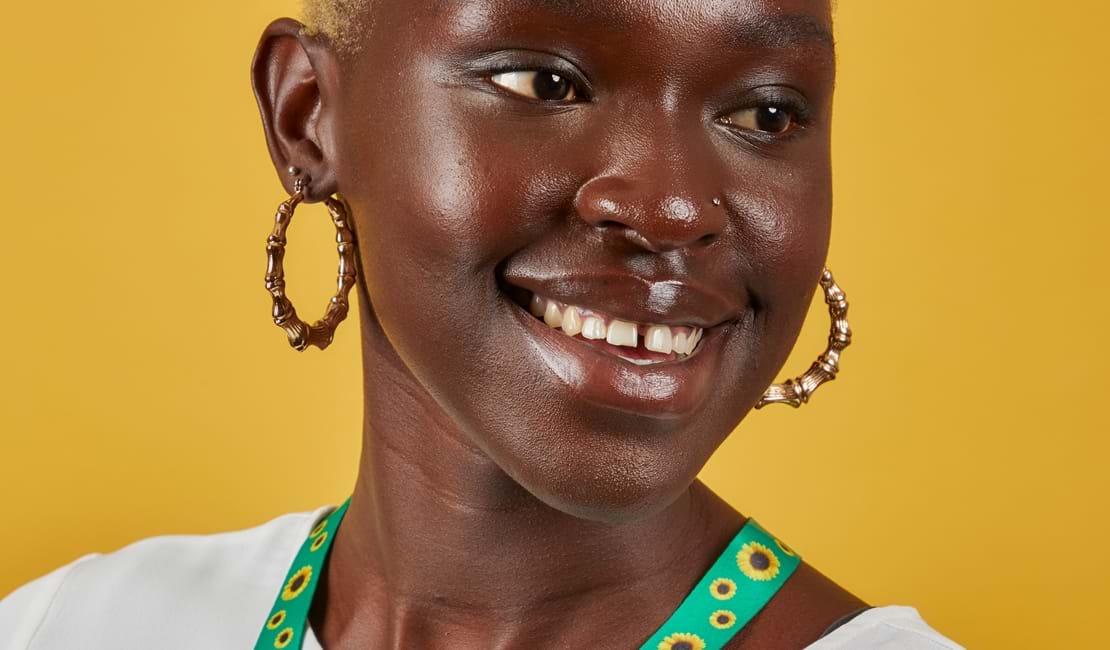 Kvinde med solsikkesnor